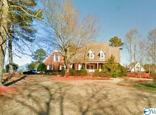 1724 Sundown Dr NW, Arab, AL 35016