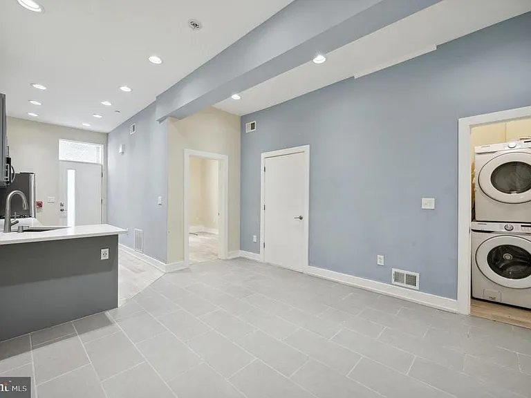 2024-26 E Fletcher St #1F — Photo 9