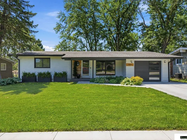 7441 Steinway Rd, Lincoln, NE 68505