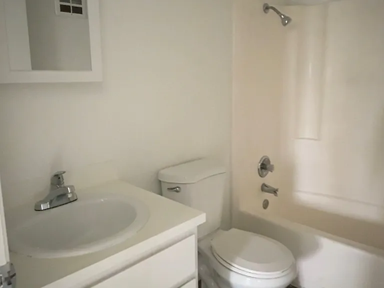 2111 Turner St — Photo 11
