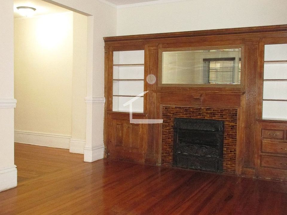 1st image of 9 Park Vale APT 004