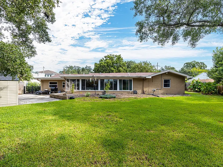 4116 W Leona St — Photo 18