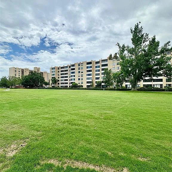 2617 Cove Cay Dr #311 — Photo 57
