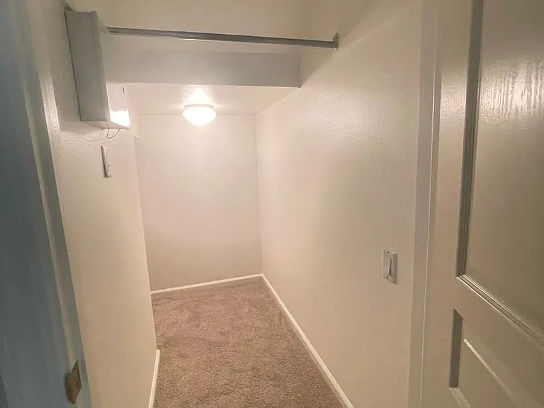 2 Bedroom, 2 Bathroom Townhouse with Attached Garage and Washer/Dryer Hookups! — Photo 26