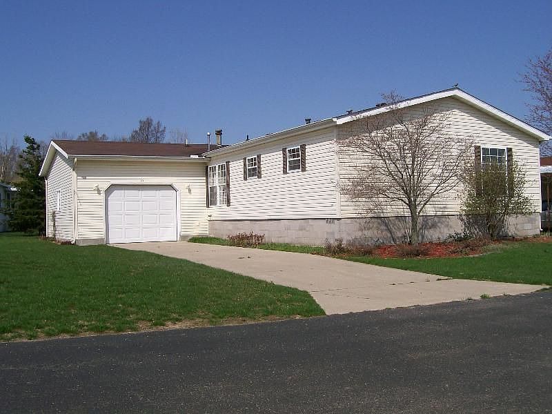 1st image of 155 E 48th St Lot 23
