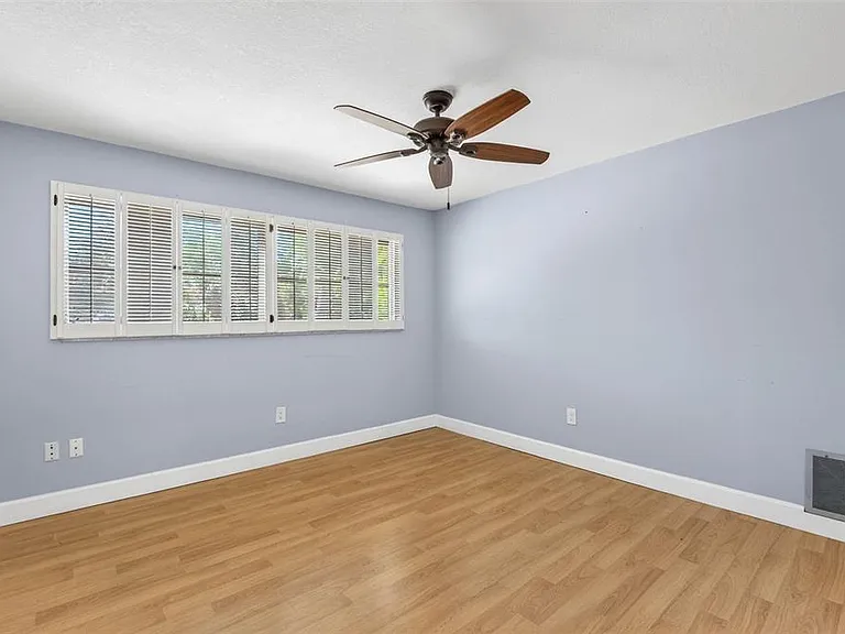 2111 Paddock Cir — Photo 18