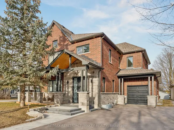 271 Main St N, Uxbridge, ON L9P 1R9