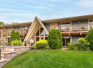 300 Opatrny Dr APT 208, Fox River Grove, IL 60021