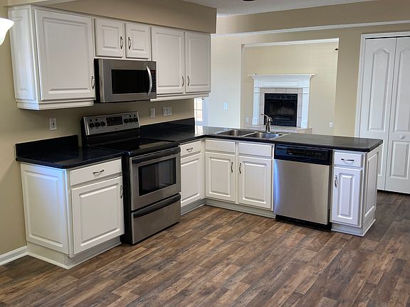 Large Eat In Kitchen