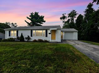 9 Normandy Ave, Webster, MA 01570