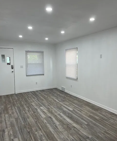 1617 Barr Ave — Photo 1
