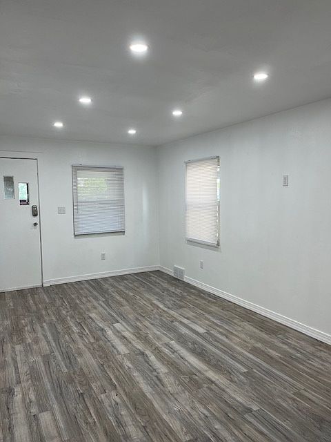 1st image of 1617 Barr Ave