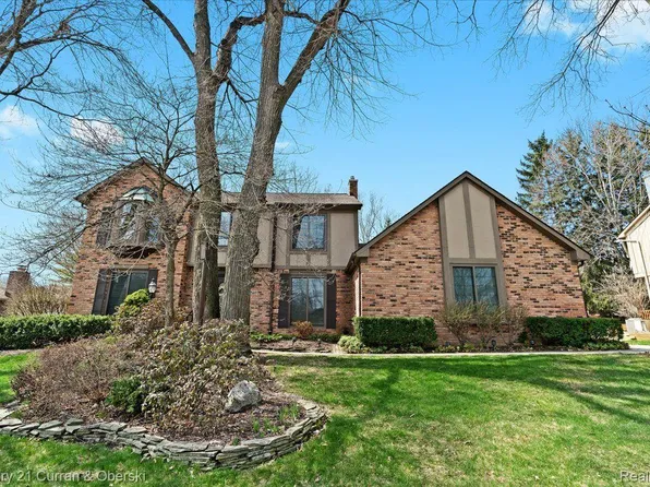 21929 Heatheridge Ln, Northville, MI 48167