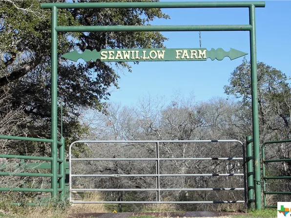 5727 Seawillow Rd, Lockhart, TX 78644