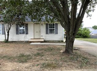 203 Maple Leaf Ln, Nicholasville, KY 40356