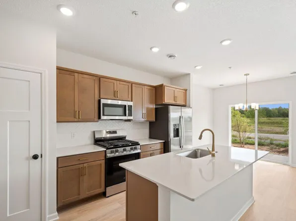 673 Tulare Ter, Newport, MN 55055