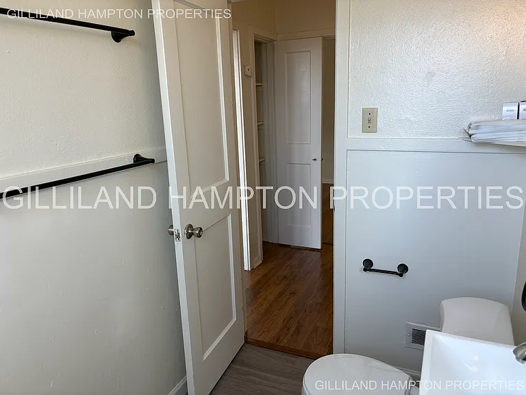 320 NW 15th St #320 — Photo 31