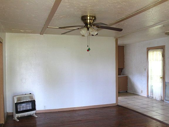 2nd image of 1140 N Panther Ave