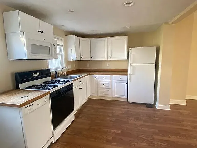 421 Sweetbriar St — Photo 13