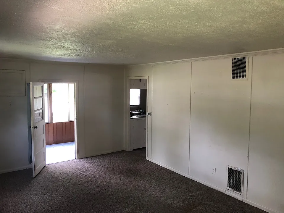 700 McDonald Ave