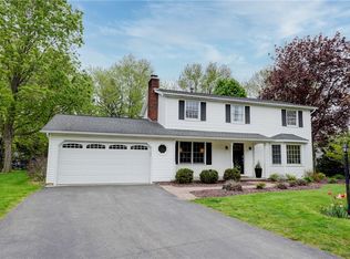 4 Dunham Cir, Fairport, NY 14450