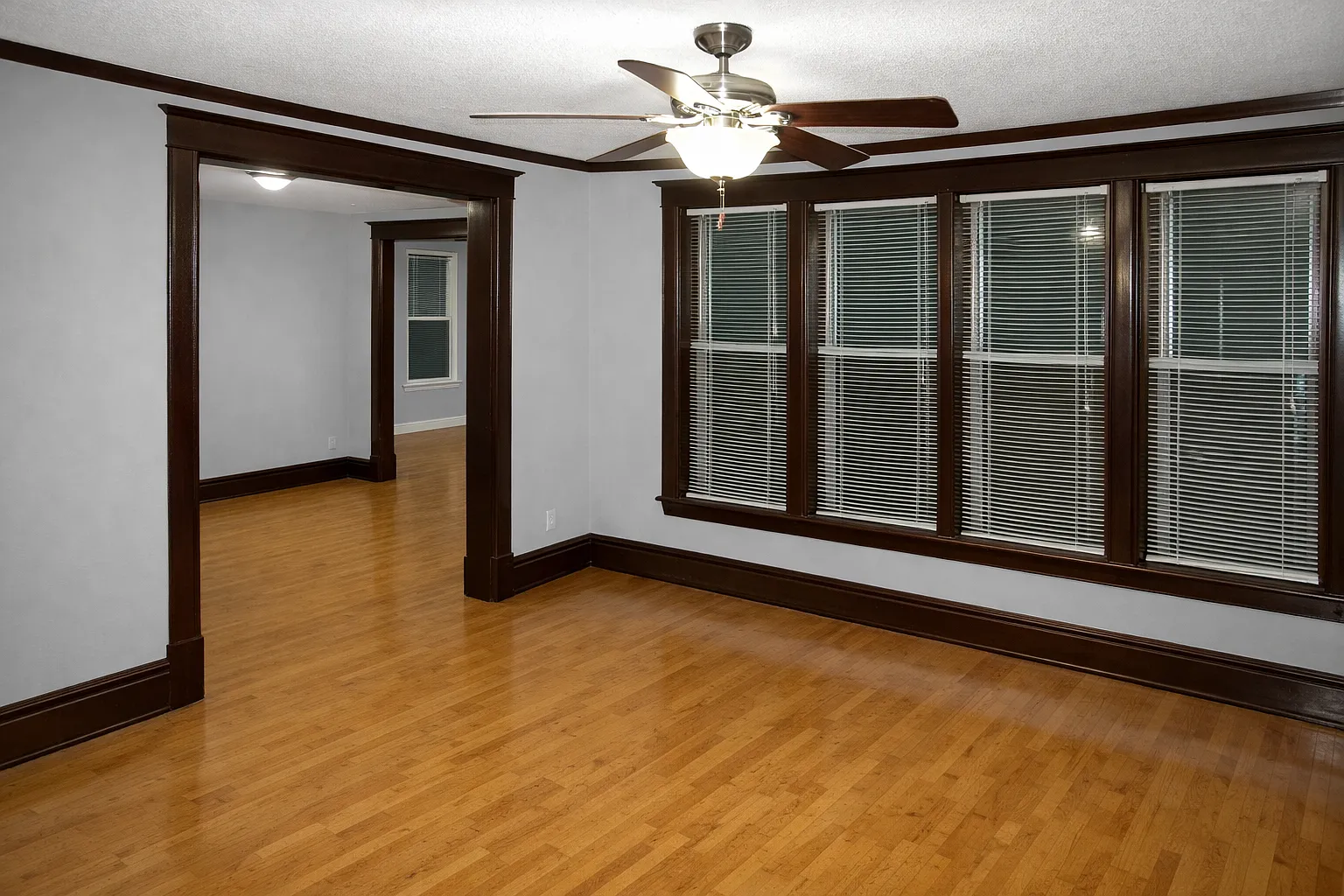 5 bed, 2462 sqft, $2,600 — Photo 2