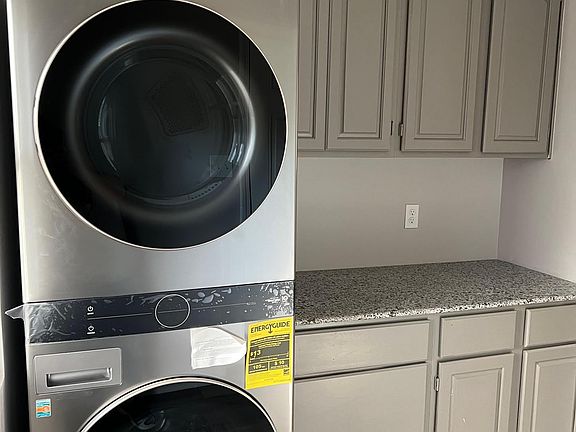 3rd image of 1107 Hermes Ave