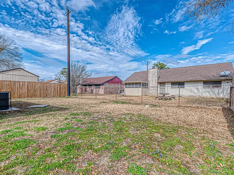 8619 Valley Meadow Dr — Photo 33