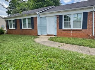 410 W Arrowood Rd, Charlotte, NC 28217