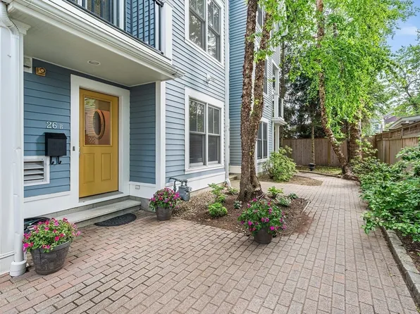 26-26 Lake St #B, Somerville, MA 02143
