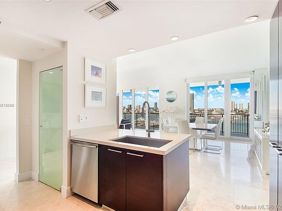 4th image of 1000 Venetian Way APT 1904
