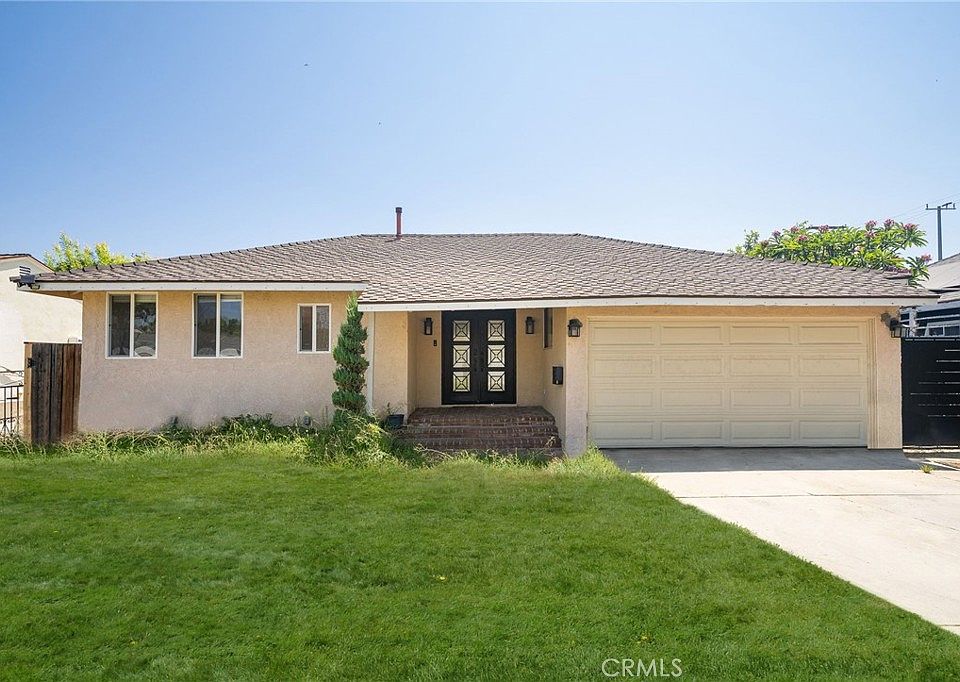 1st image of 7608 Amestoy Ave