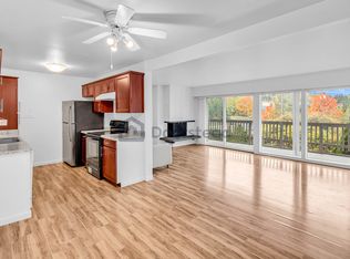 2500 81st Ave SE APT 317, Mercer Island, WA 98040