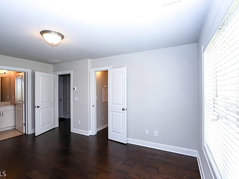 208 Bedford Aly — Photo 24