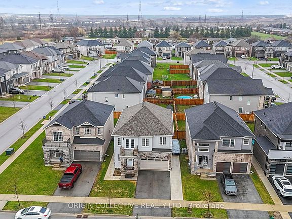 5th image of 152 McCabe Ave