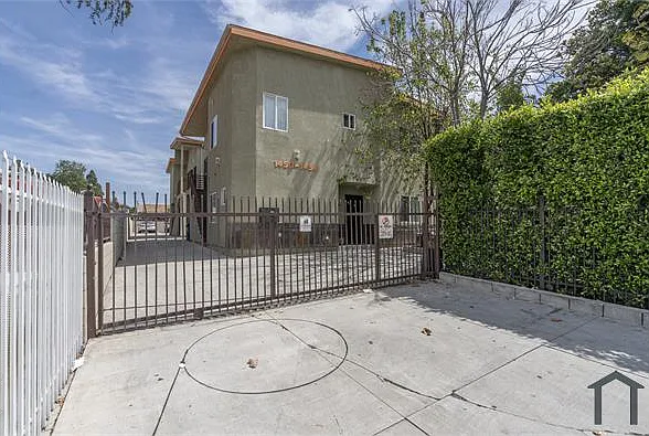 1452 N Soto St — Photo 10