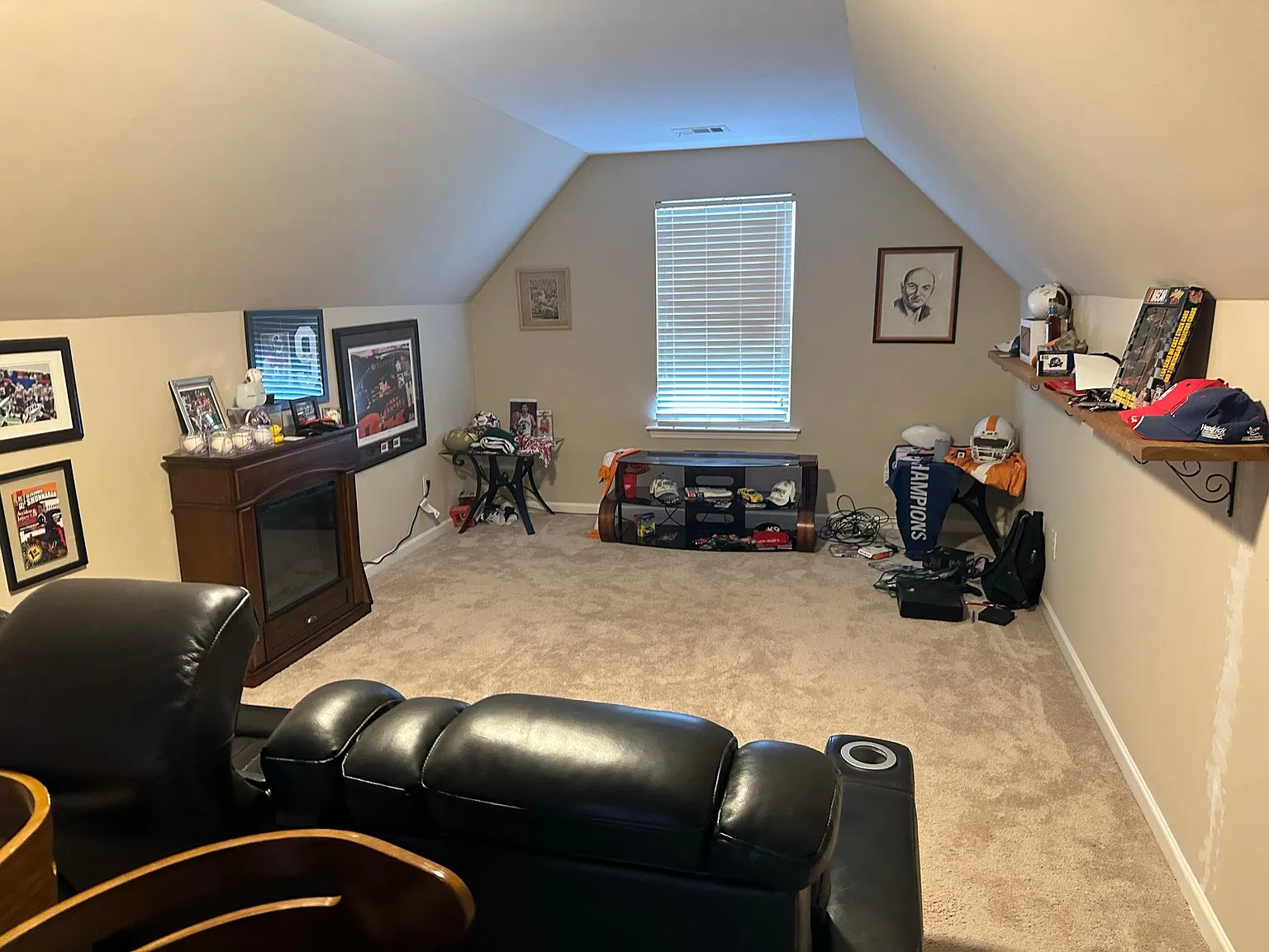 4 bed, 2812 sqft, $2,950 — Photo 4