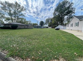745 S Moore St, Nashville, IL 62263