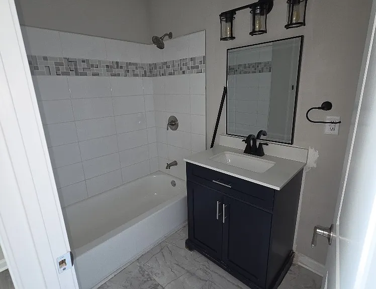 2nd bedroom full 2nd bathroom