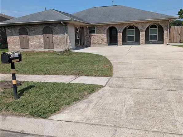 2240 Hampton Dr, Harvey, LA 70058