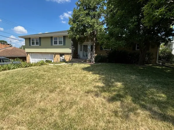 2109 W Kennard Rd, Peoria, IL 61614