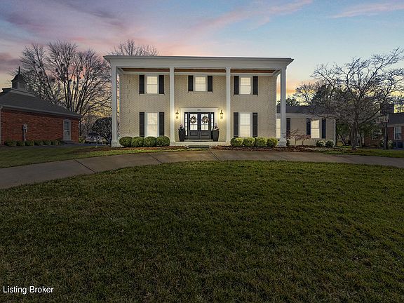 3rd image of 301 S Lyndon Ln