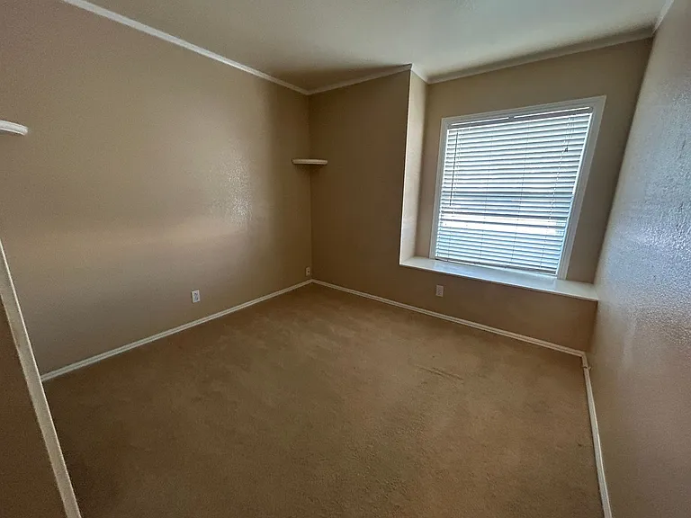 4718 Checker Way — Photo 6