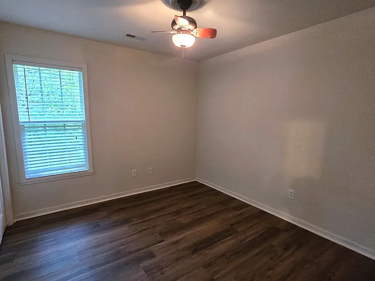 2447 Mid Salem Dr — Photo 12