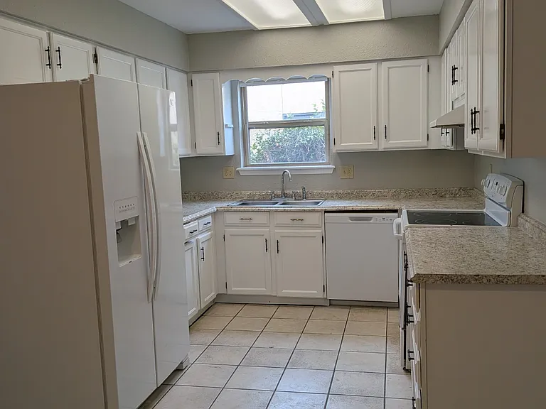 2619 Fairway Dr — Photo 7