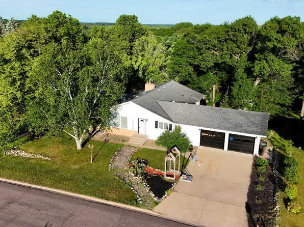 1624 Graydon Ave, Brainerd, MN 56401