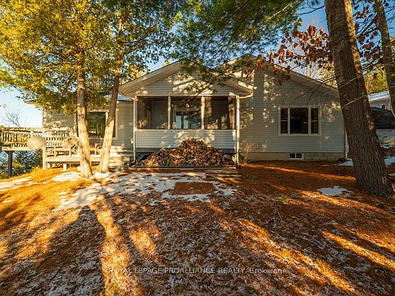 3rd image of 2087 B Grindstone Lake Rd
