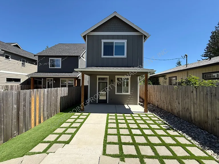 655 Oak Ave — Photo 3