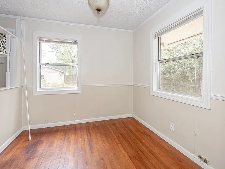 2919 Criswell Ave — Photo 3