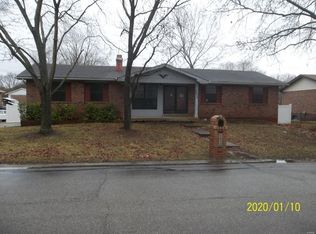 5826 Mayberry Dr, Imperial, MO 63052